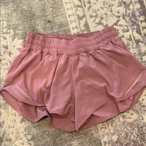 Lululemon Hotty Hot Short *2.5”